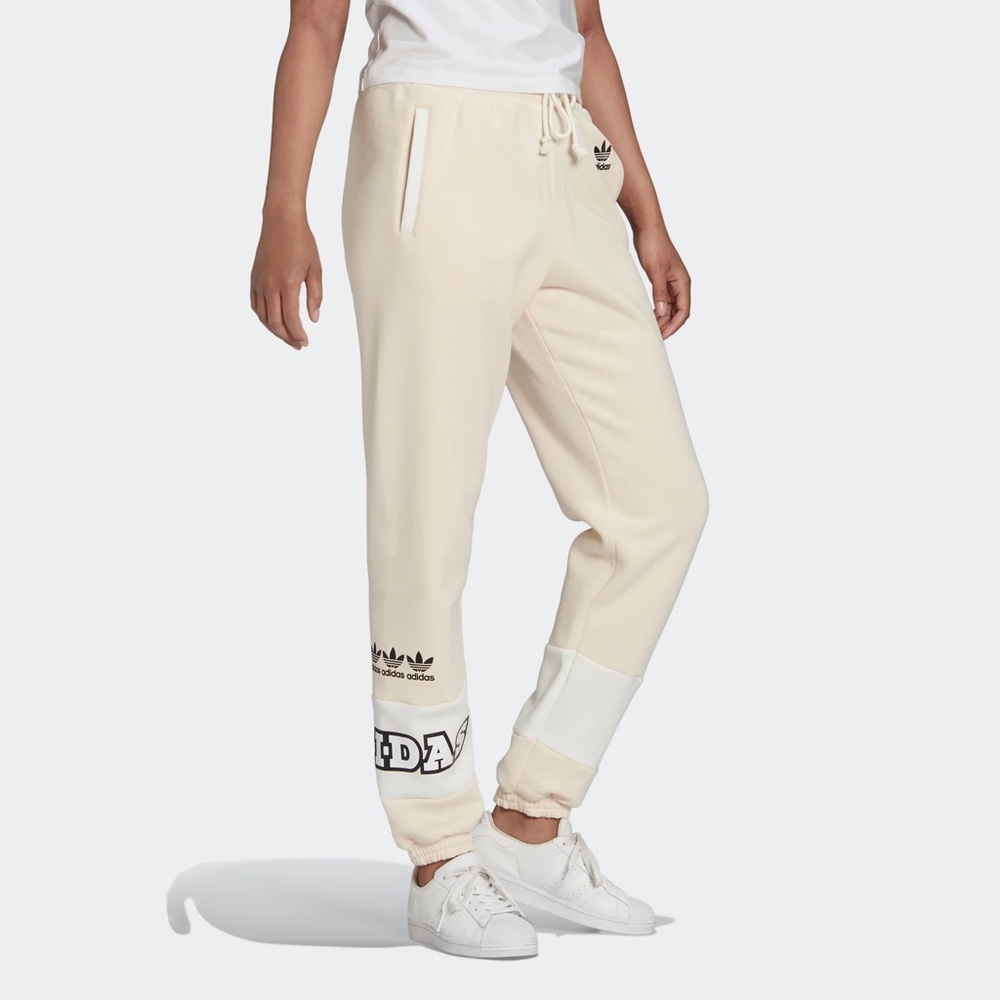Like new womens adidas logo play cuff pants white sweatpants joggers